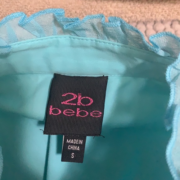 2B Bebe Ruffle Botton Down Top - Picture 7 of 7
